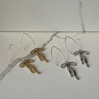 Bow earrings