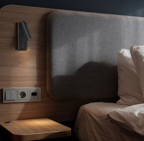 LED Leseleuchte, 3W, schwarz, mit USB-A und USB-C Ladebuchse, warmweiß, 3 Stufen dimmbar