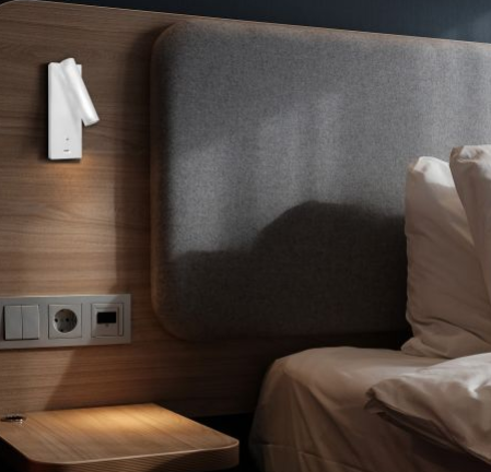 LED Leseleuchte, 3W, weiß, mit USB-A und USB-C Ladebuchse, warmweiß, 3 Stufen dimmbar