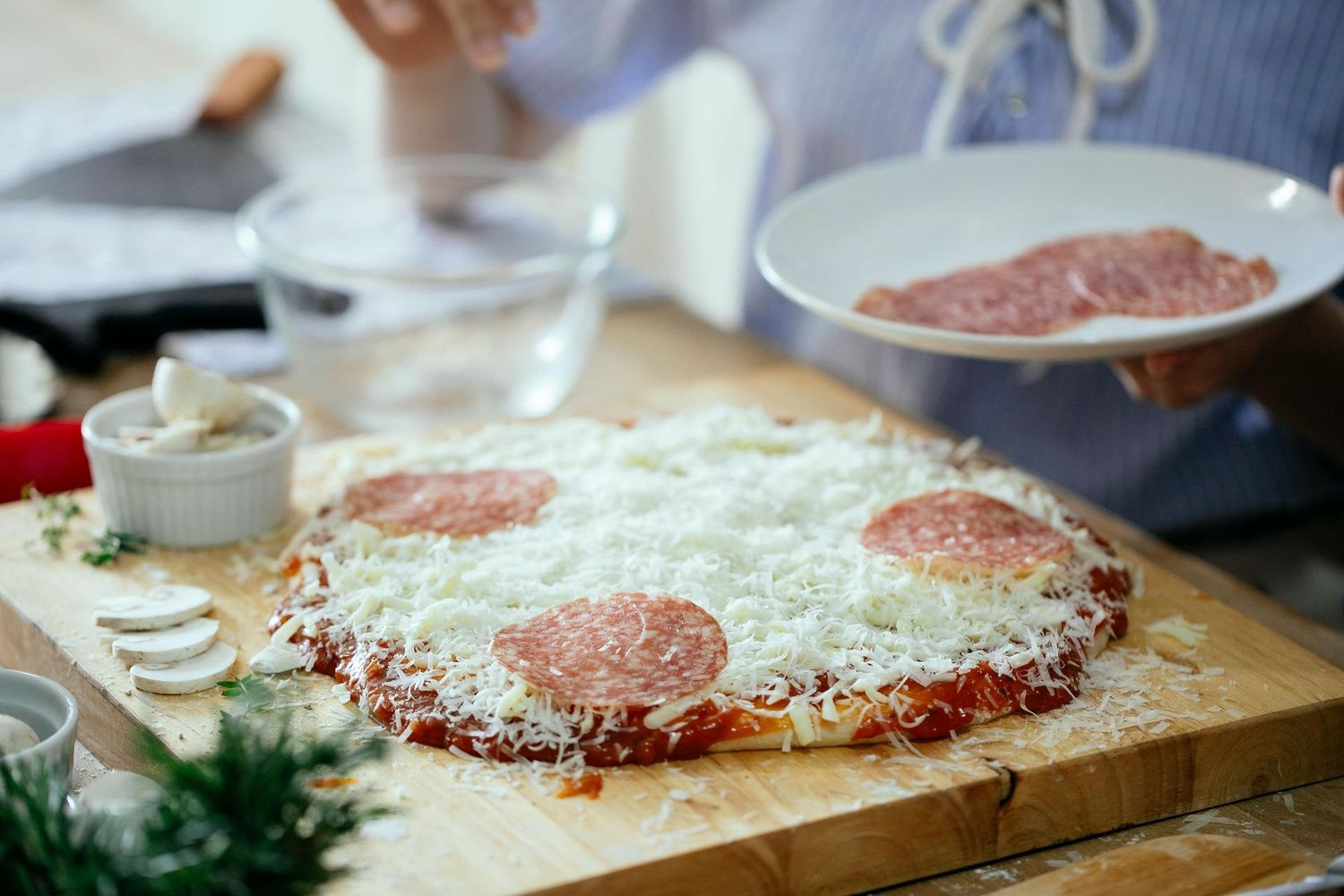 Pizza Deluxe (Cheese, Salami, Mushrooms, Capsicum, Chicken Frankfurters and Pimentos)