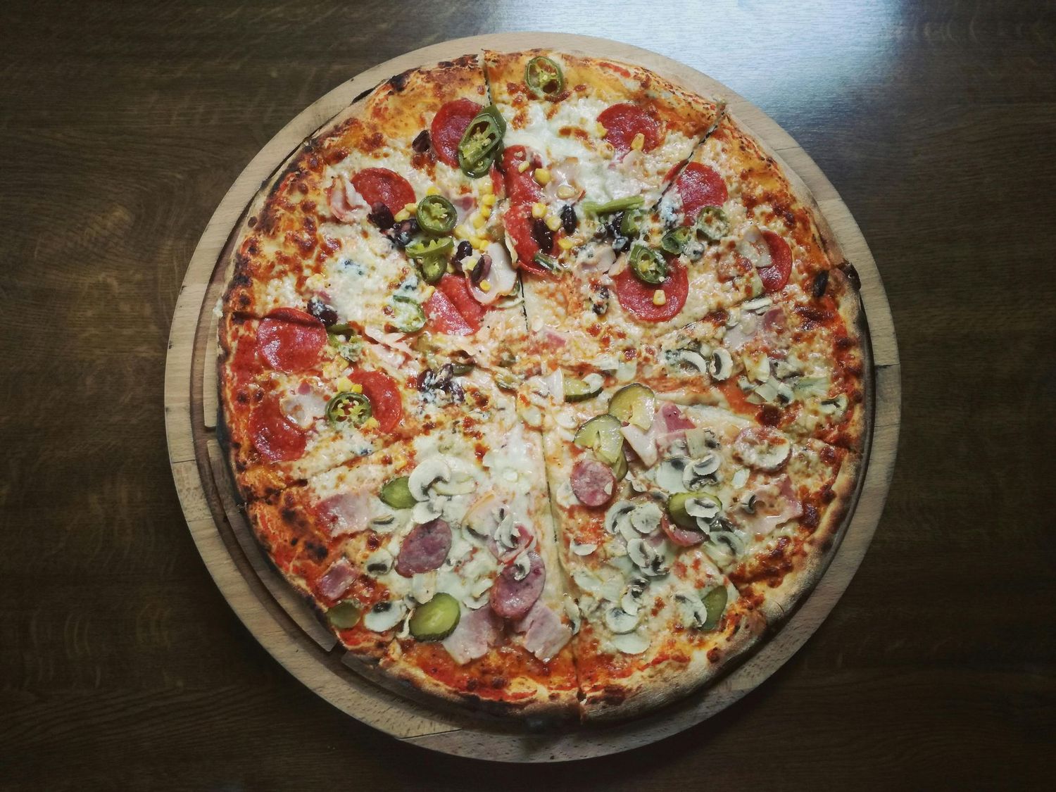 Bolognese (Meat Sauce) Pizza  (Cheese, Meat sauce and Mushrooms)