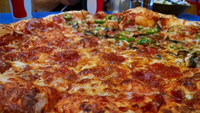 Turuni Pizza (Cheese, Salami, mushrooms)