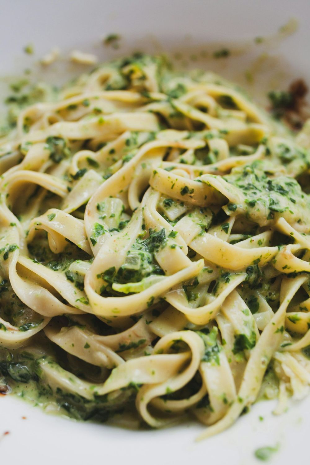Fettuccine "Corner" (Fettucine cooked with prawns, Mushrooms, Chilli pasta in a Creamy Sauce)