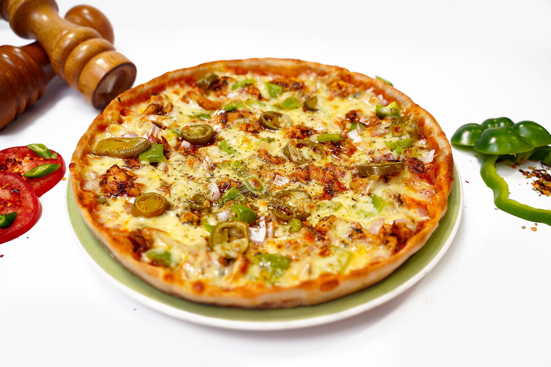 Chicken Fajita Pizza (Cheese, Chicken, Capsicum, Onions and jalapeno with Italian Herbs)