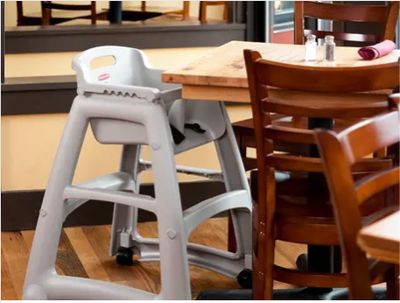Servicio de bebidas y mesa