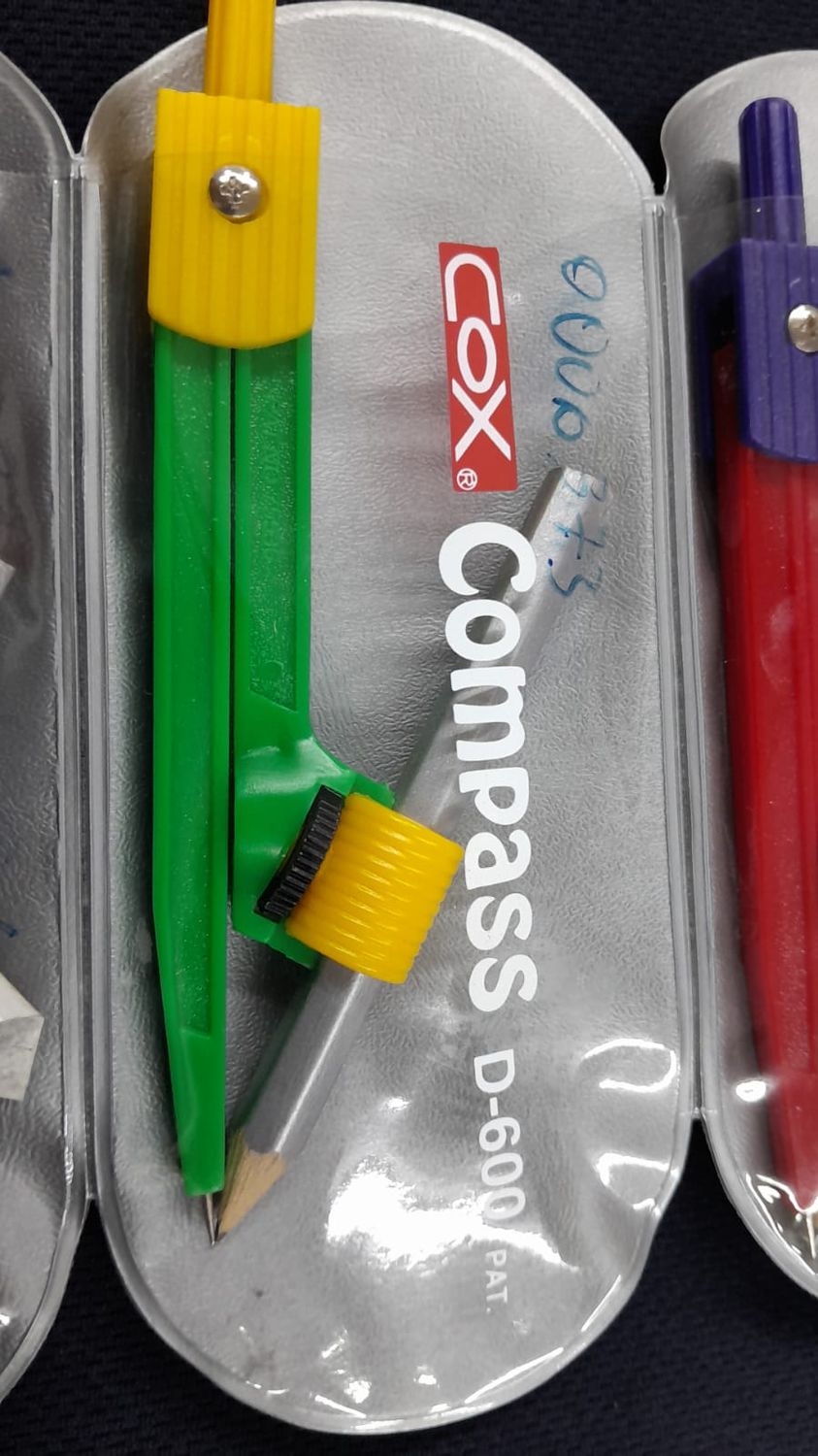 COMPAS COX D-600 PLASTICO
C/LAPIZ ESTUCHE PLAST C.6