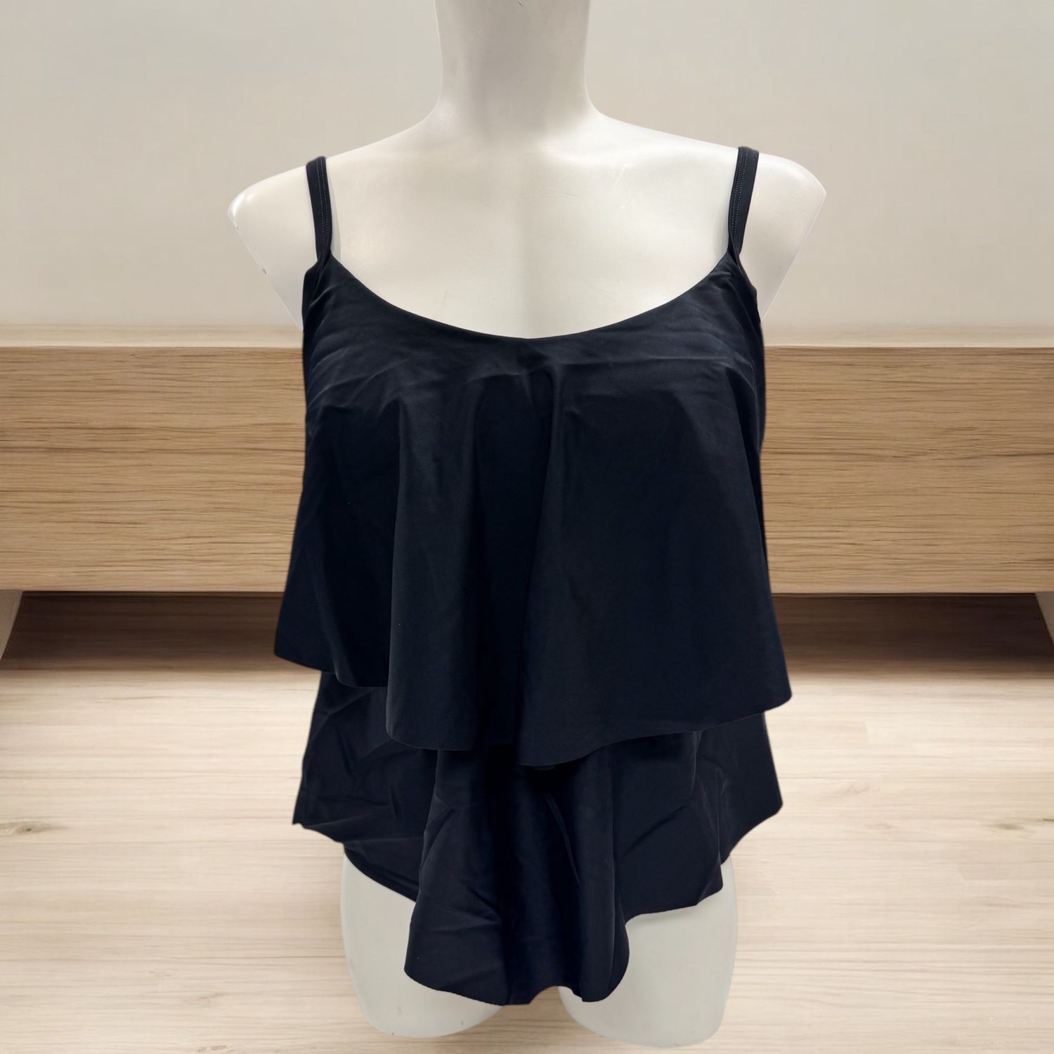 Tankini  col en V avec volants en pointe - The black