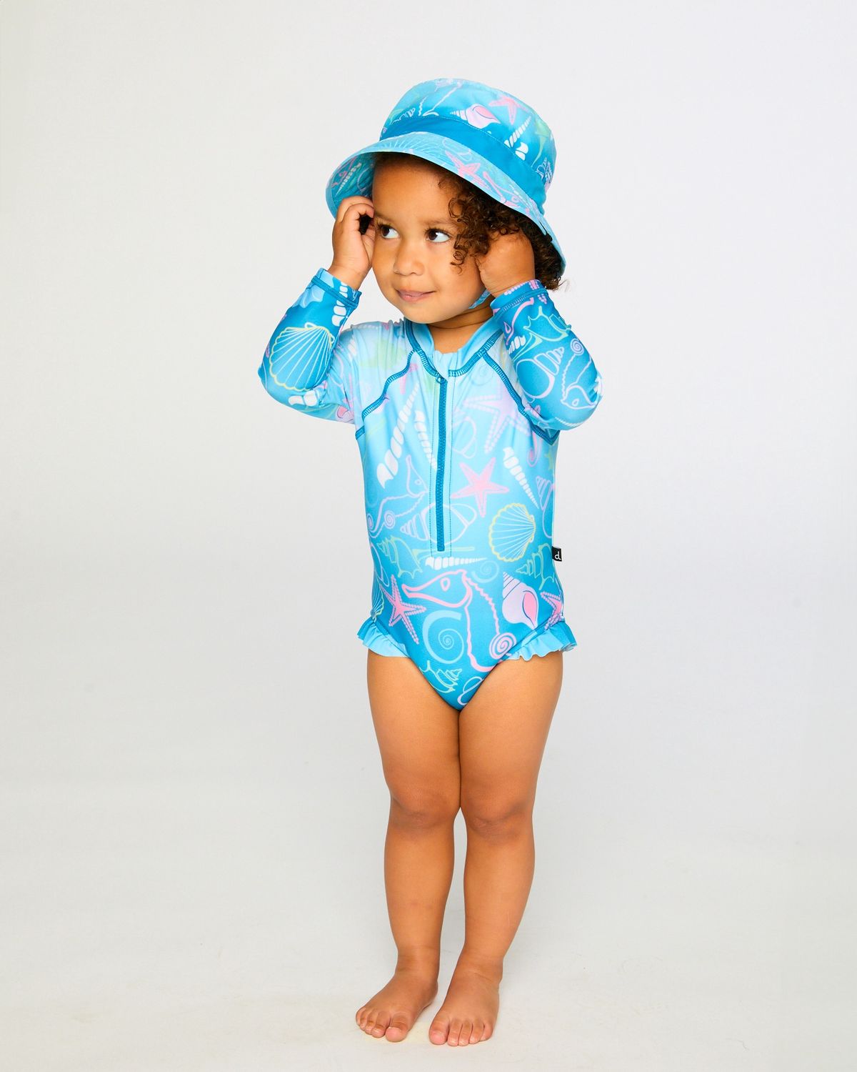 Chapeau de plage bleu imprimé coquillages