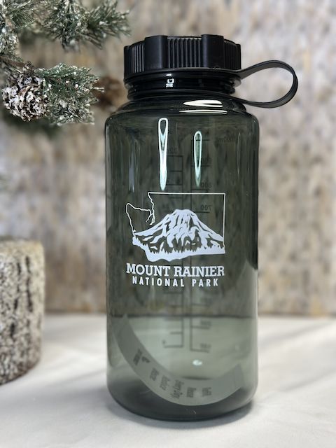 Mt. Rainier Waterbottle - 32 oz, Color: Smoke