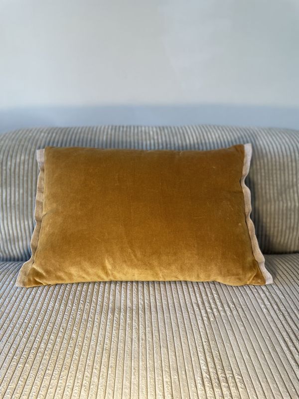 Medicis kussen 35x50 cm Licht tabak