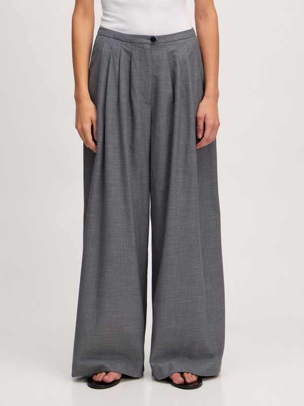 Sandy trousers