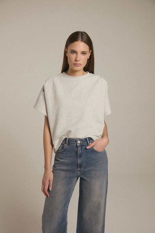 Short sleeve sweater