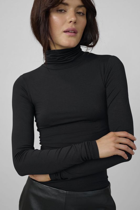 The modal rollneck