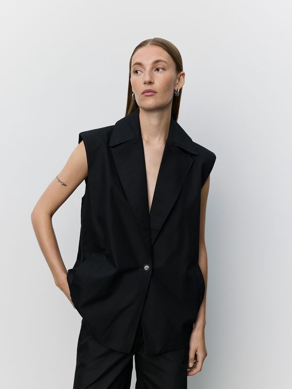 Lanea vest