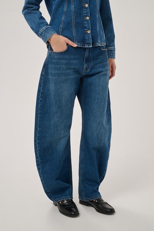 RemmieMW barrel jeans