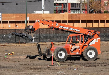 TELESCOPIC HANDLER