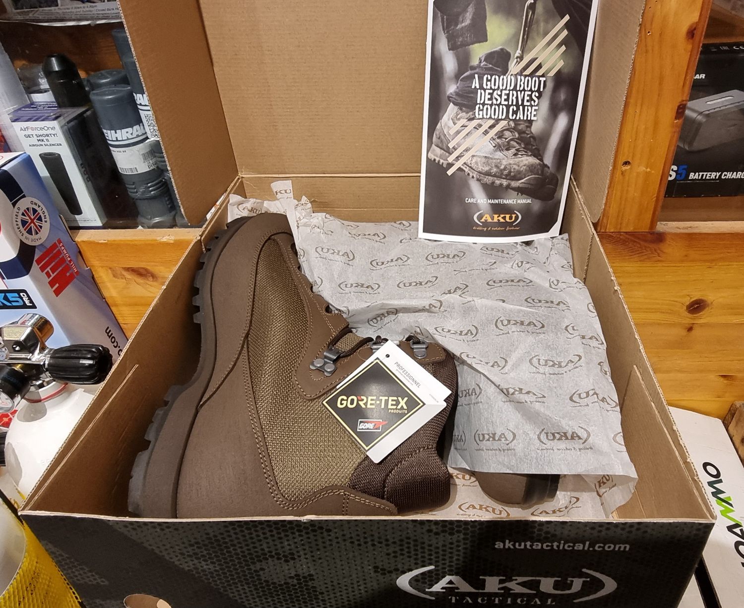 Genuine British Army AKU Pilgrim Gortex Combat Boots Size 11M
