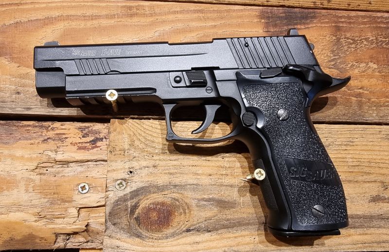 S/H Sig Sauer P226 4.5mm BB Blowback Pistol