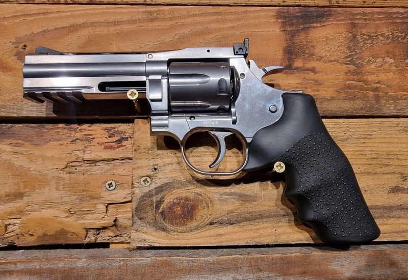 S/H Dan Wesson 715 4" .177 Pellet CO2 Revolver