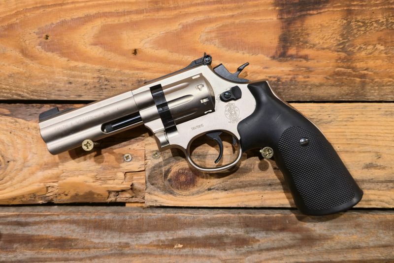 S/H Umarex S&W Model 686 4" Nickel .177 Air Pistol