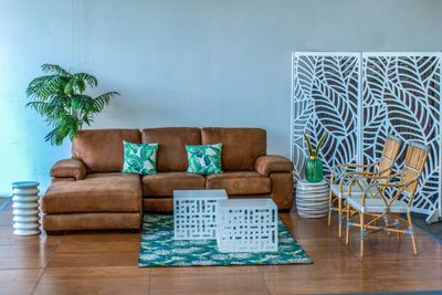 Bellini Daybed in Fullgrain Leather