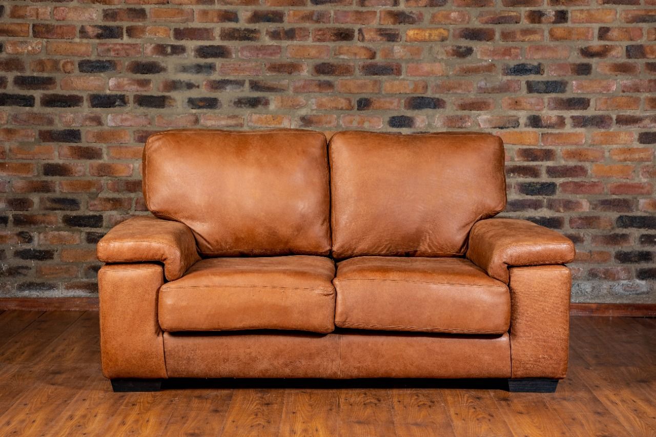 Bellini 2 seater Couch in Fullgrain Leather