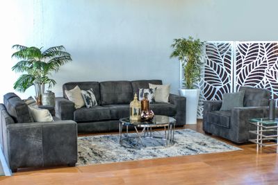 Avanti 1 seater Couch in Fullgrain Leather