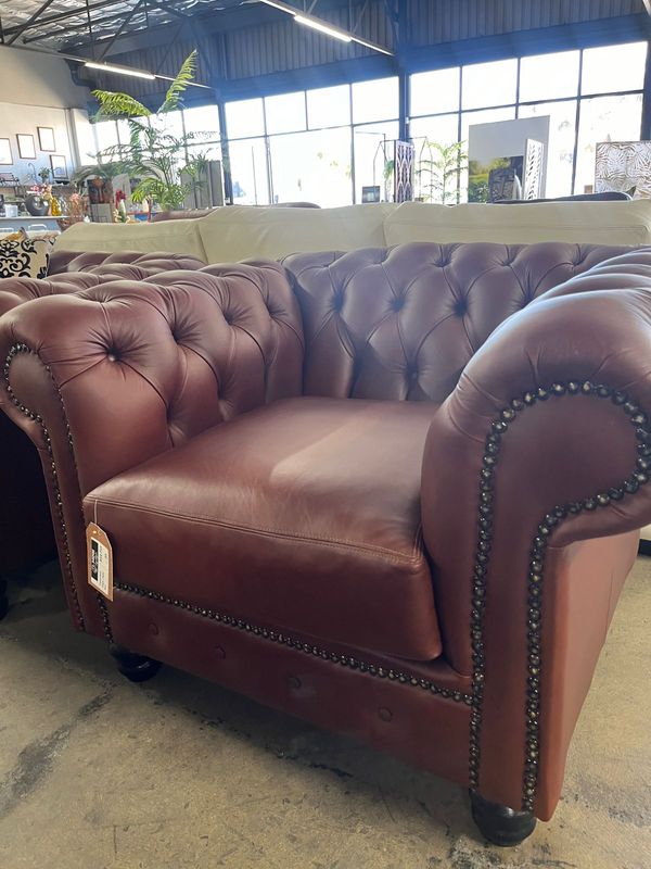 Standard Chesterfield 1 seater Couch in Fullgrain Leather