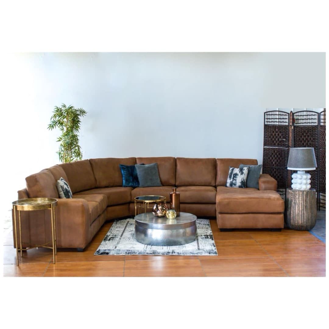 Valour Corner with added Daybed in Fullgrain Leather