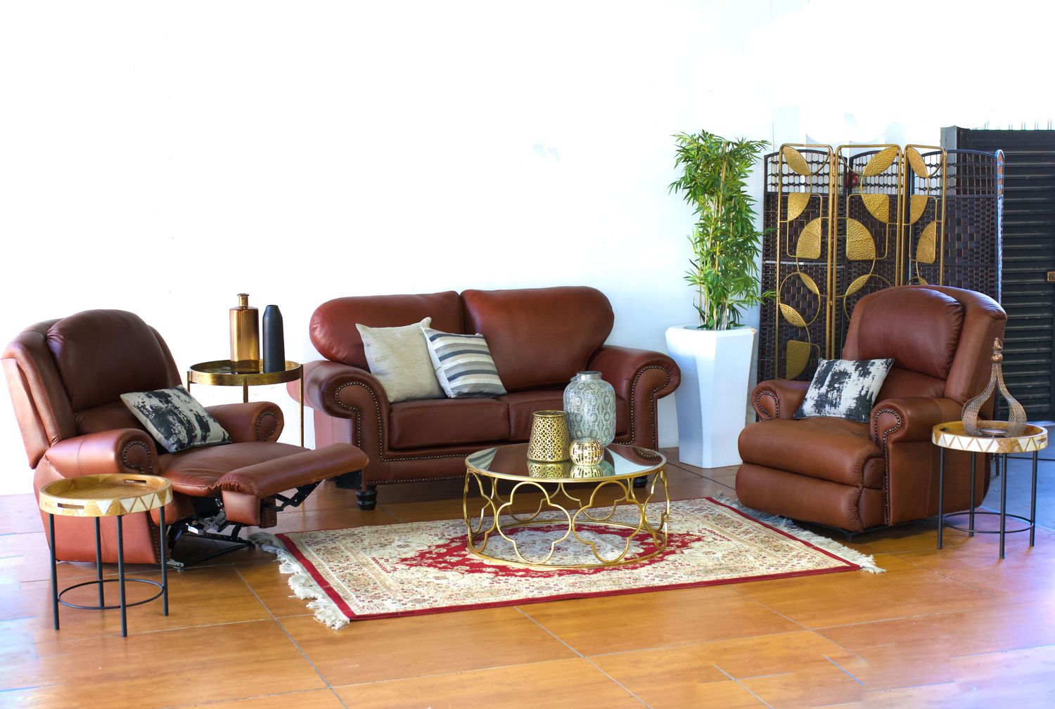 2-Seater Fullgrain Leather Fabula Couch + 2 Chobe Recliners Combo