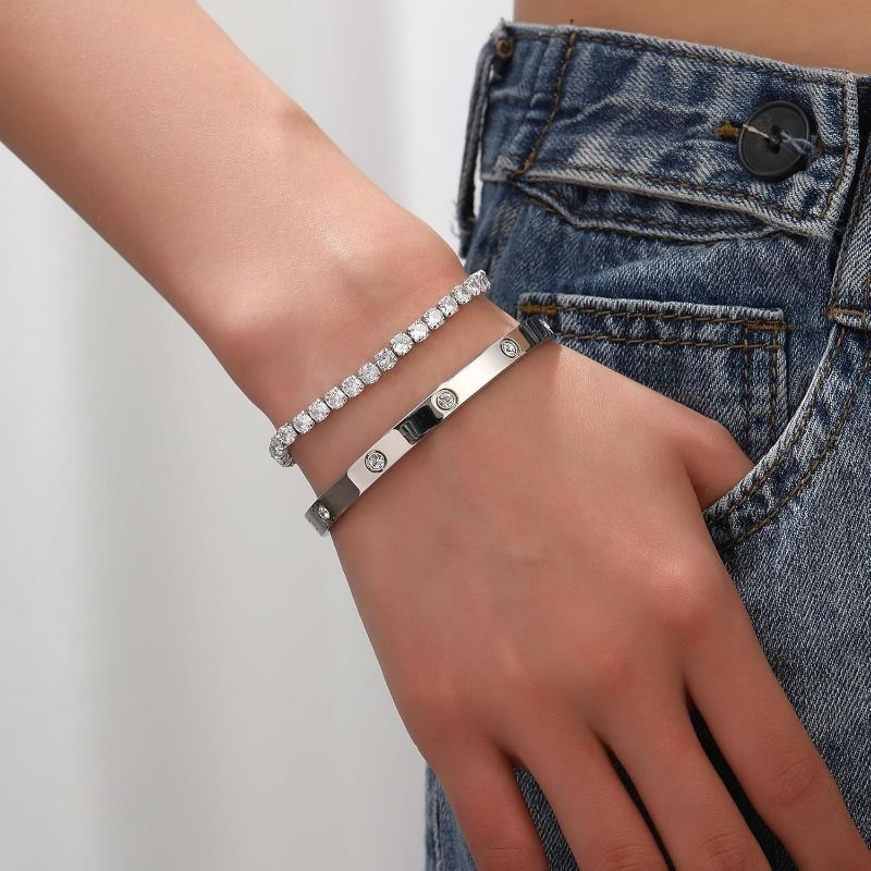 2 Pieces of hand crafted bracelet by Lovely&amp;co’s designers
