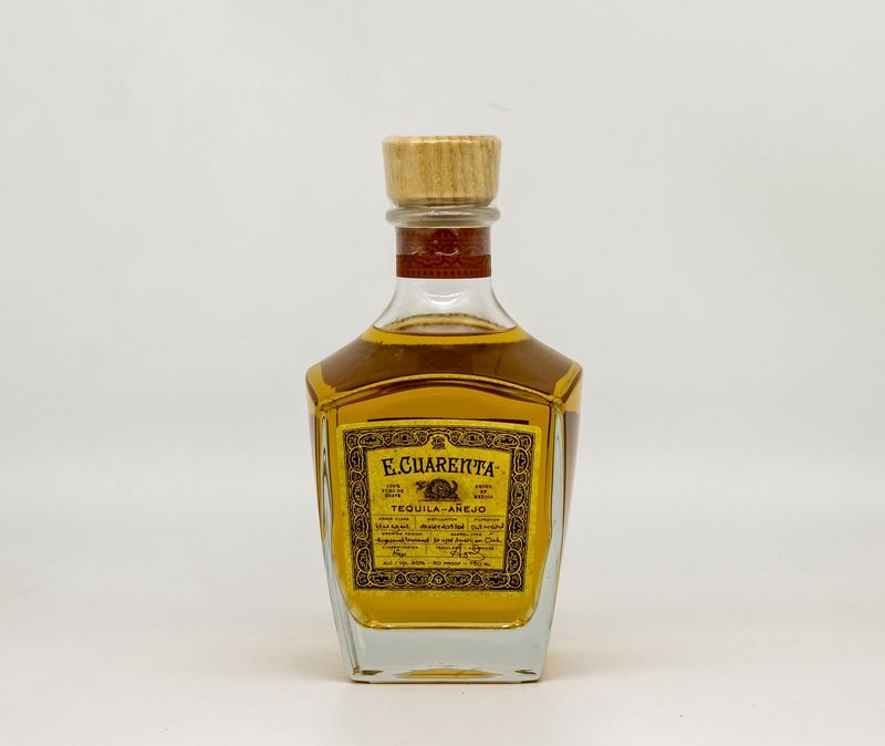 E Cuarenta Añejo 750ml