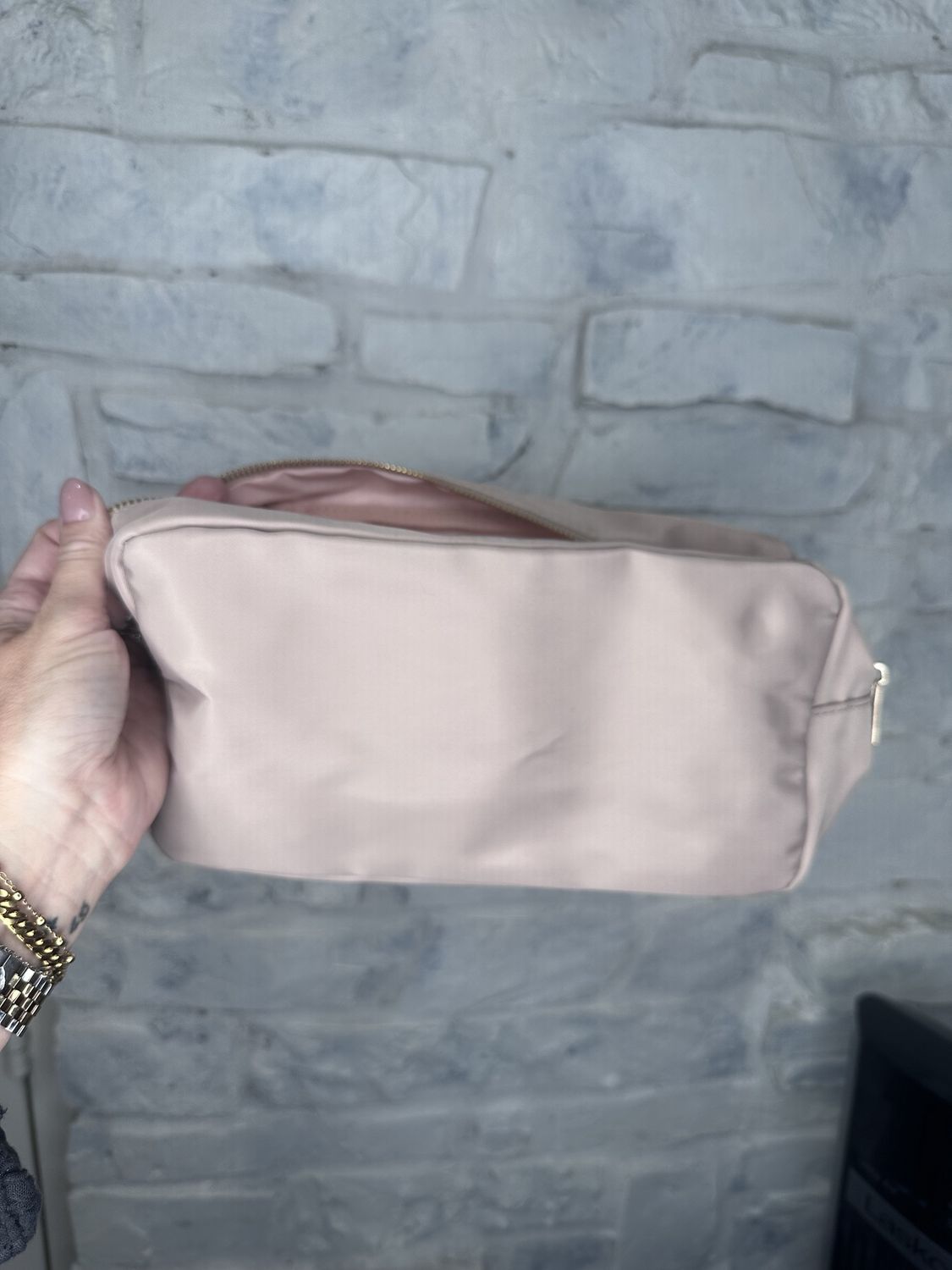 Cosmetic pouch