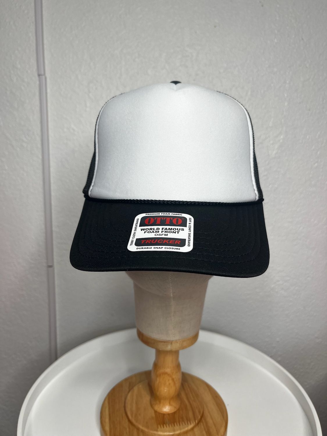 Trucker Hat Bar Package, Color: Black, Crown color: White, Type: Foam