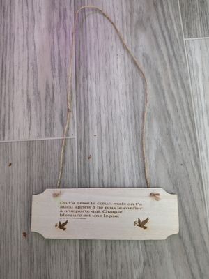 panneaux en bois non finis avec trous pré-coupés citations