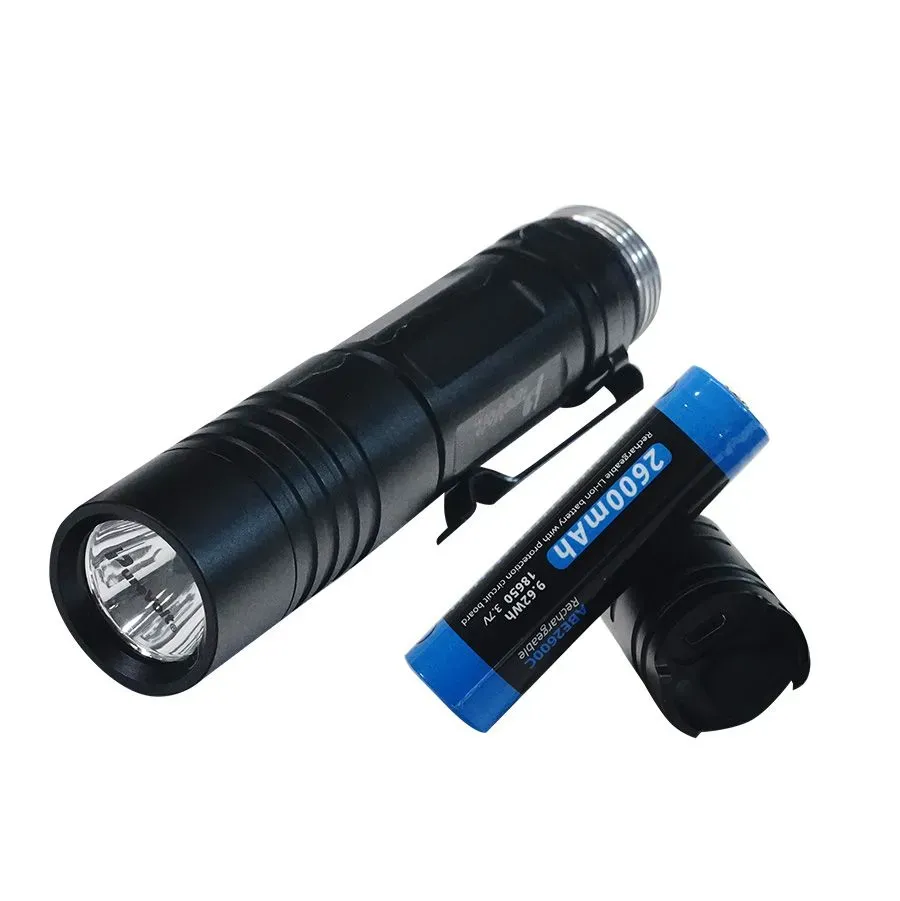 Lampe de poche DEL ultra puissante rechargeable