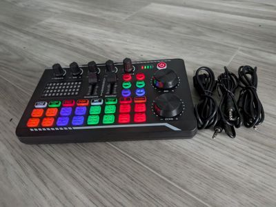 F998 Portable Audio Mixer avec écran de 7,5 pouces - Idéal pour la diffusion