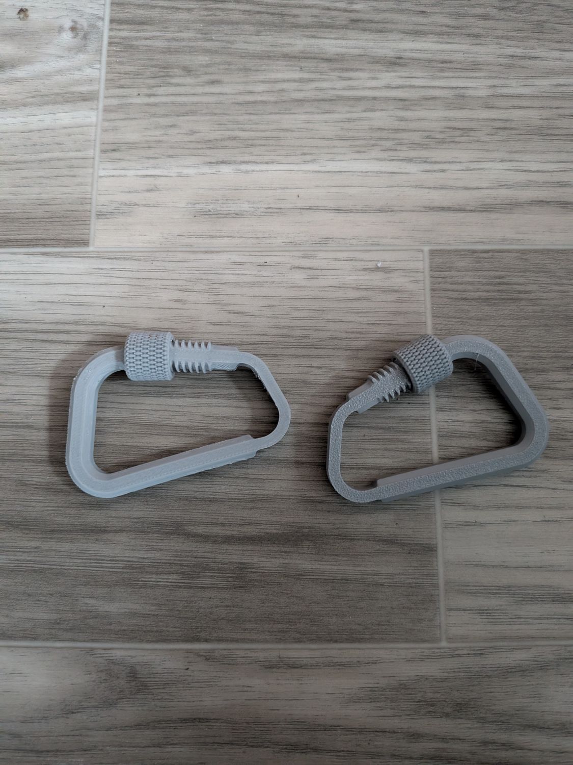 Mousqueton avec verrouillage fileté