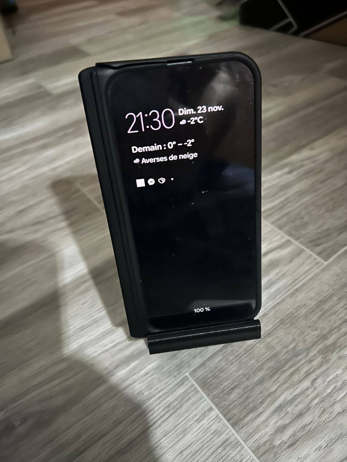 Support pour smartphones inclinables