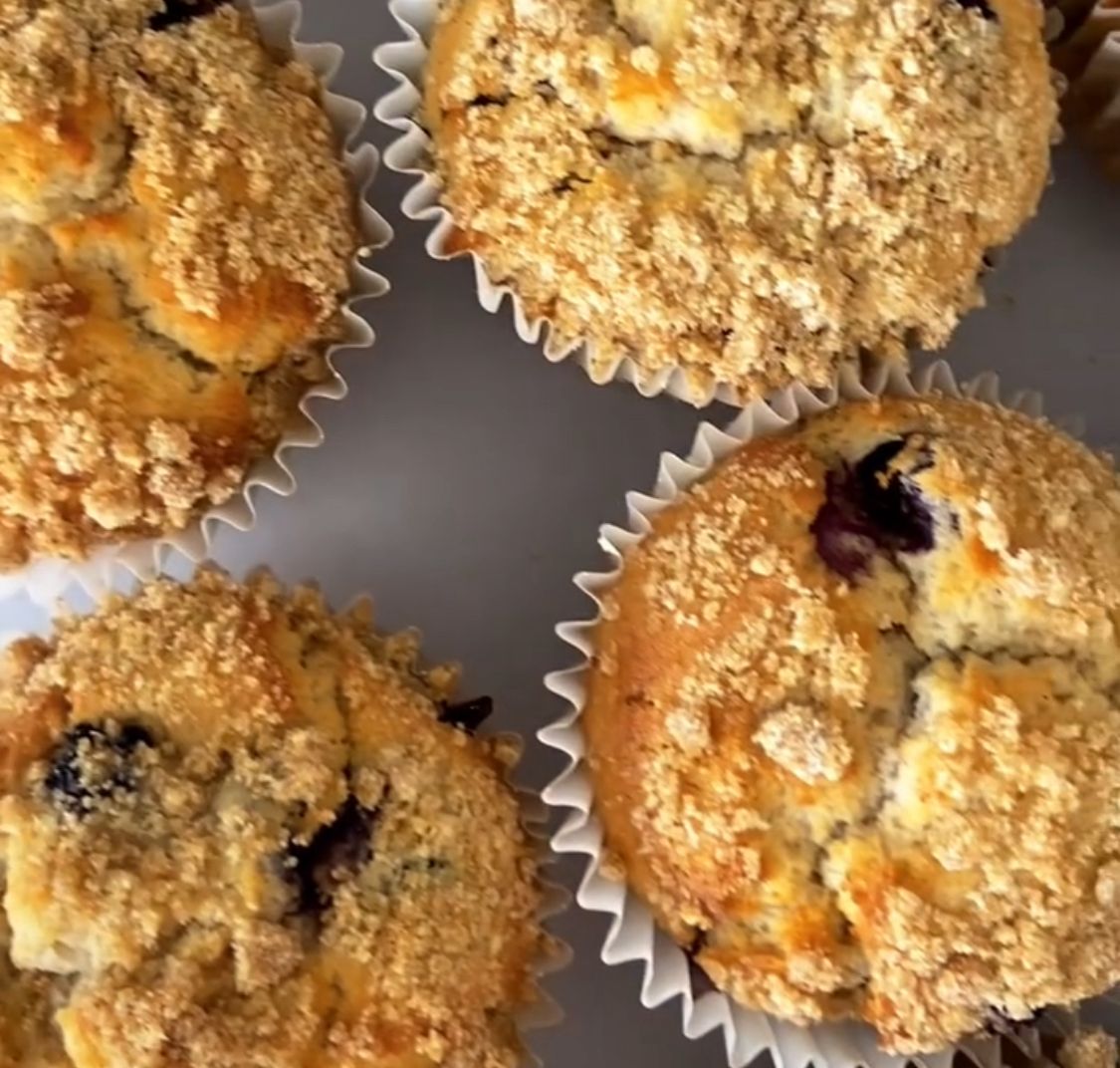 Jumbo Muffins (1/2 dozen)