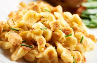 Spaetzle (pâte alsacienne) et choux rouge