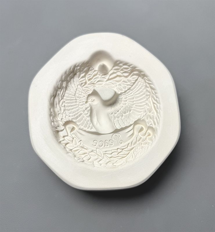 LF269 Peace Dove Wreath