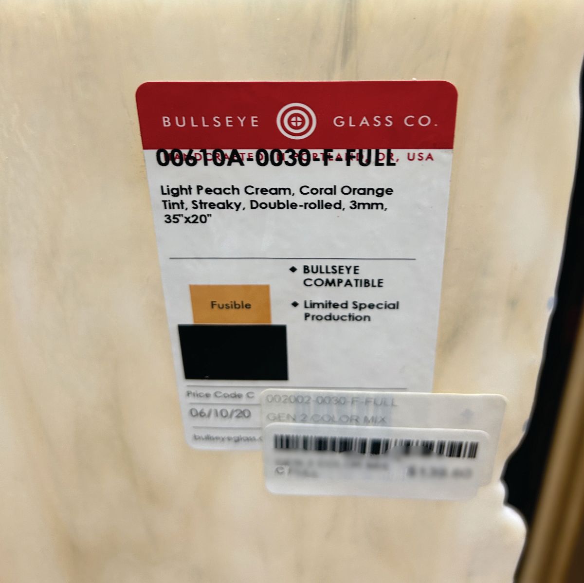 Light Peach Cream, Coral Orange Tint Steaky 00610A