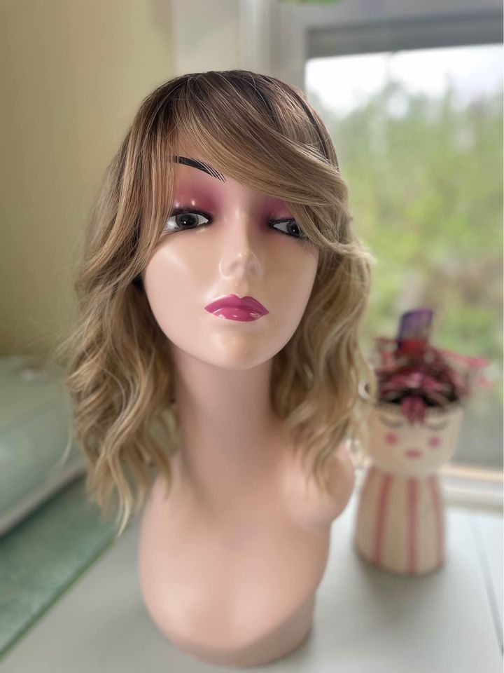 14&quot;-Two tone Tawny brown wavy with bangs