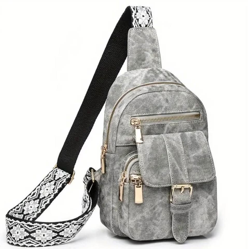 Light grey crossover bag