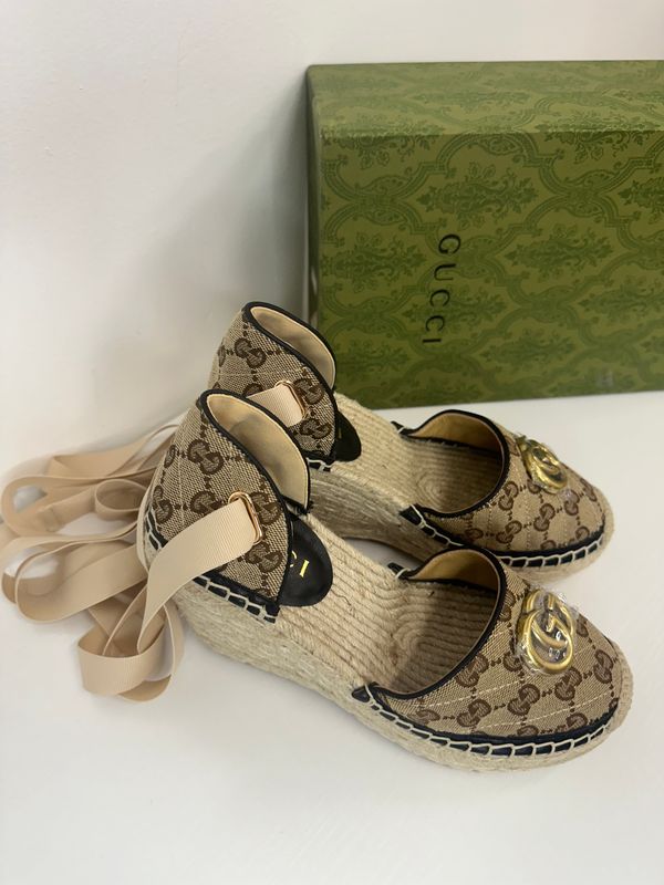 Women&#39;s platforms GG