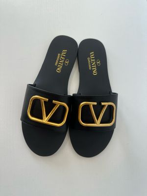 VT Sandals