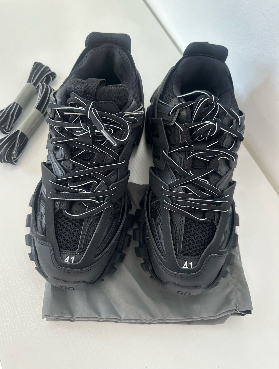 BG shoes