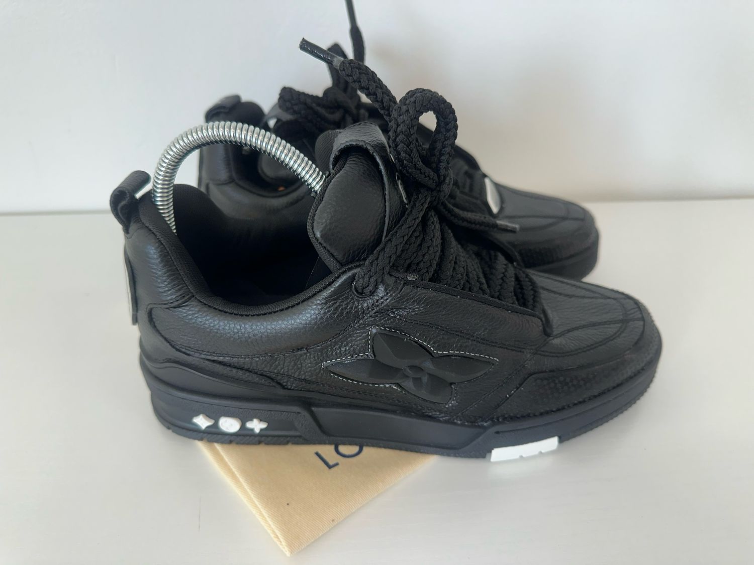 VL shoes