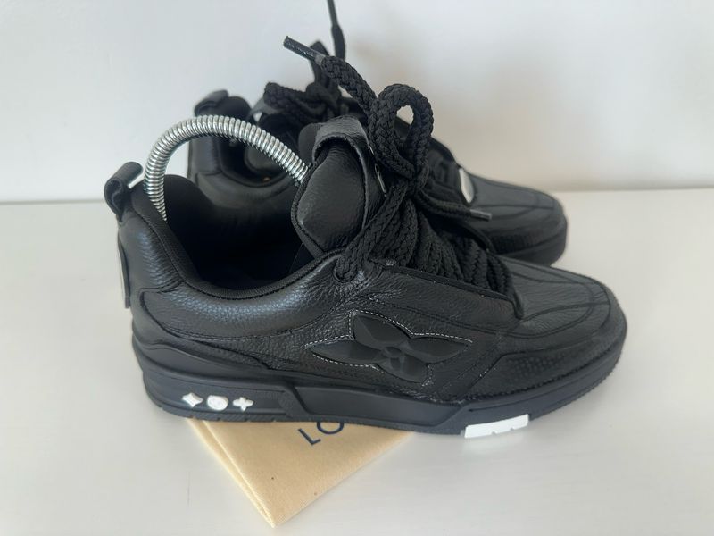 VL shoes